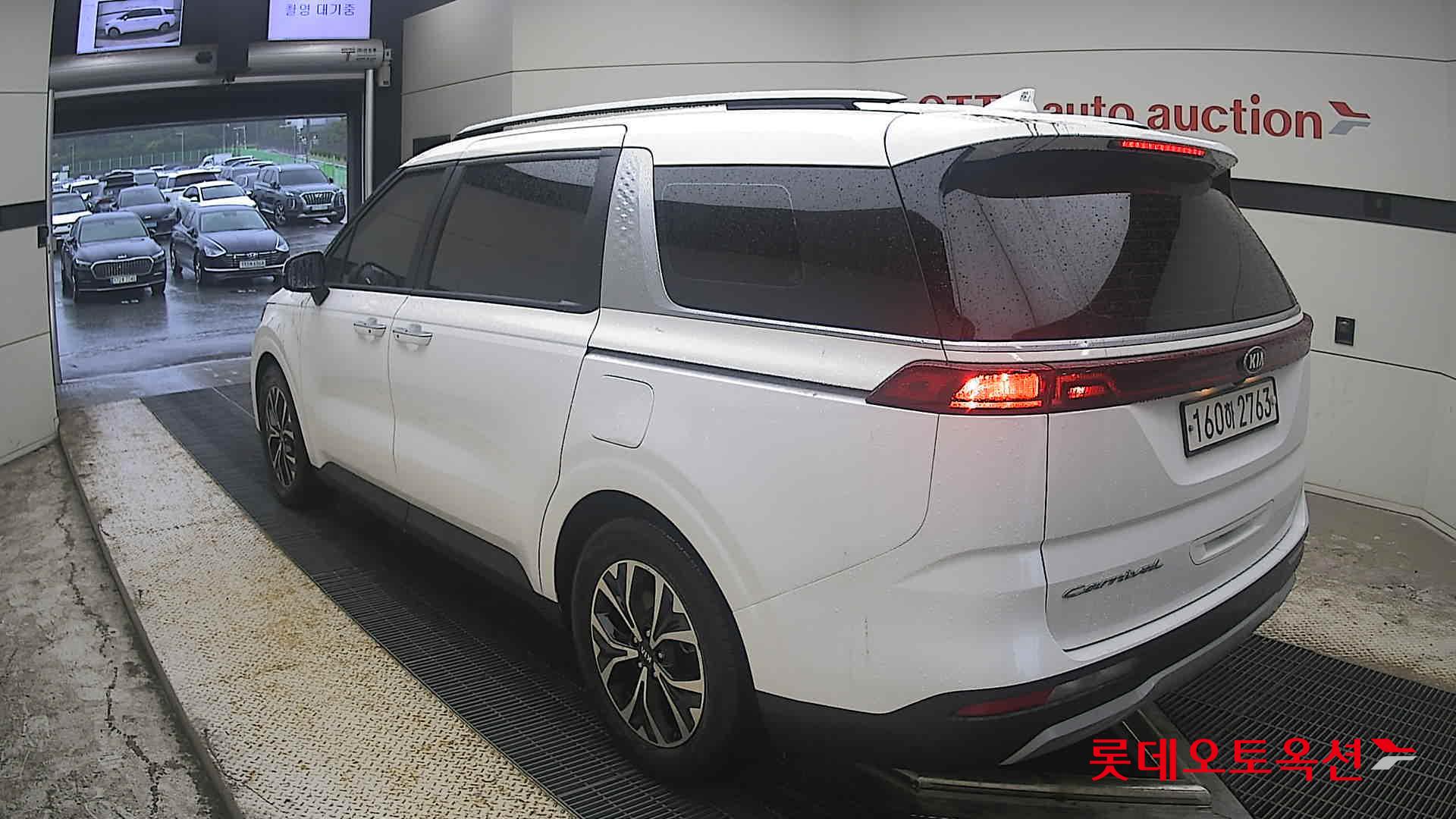 2021 - kia carnival