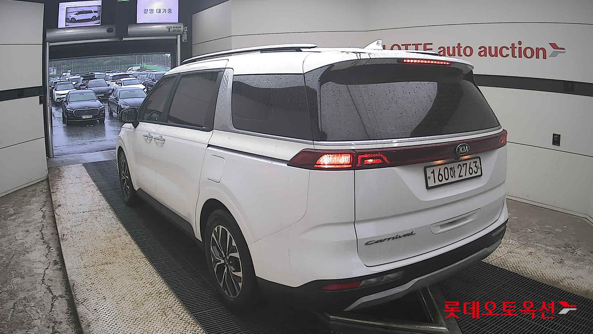 2021 - kia carnival