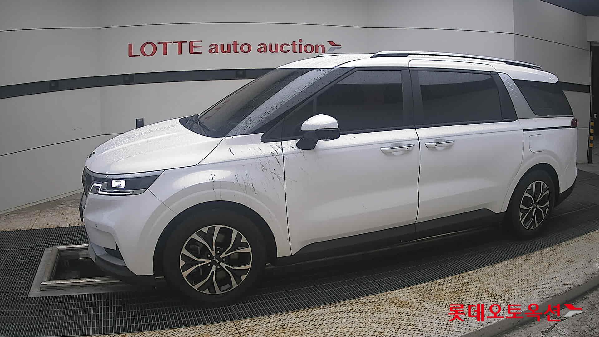 2021 - kia carnival