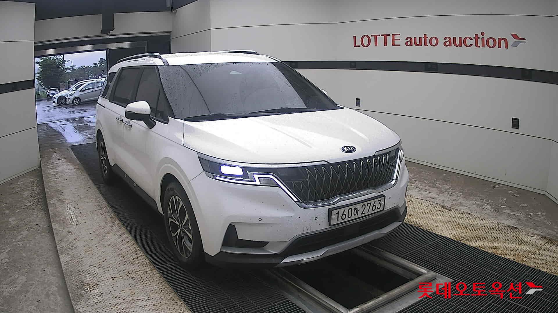 2021 - kia carnival