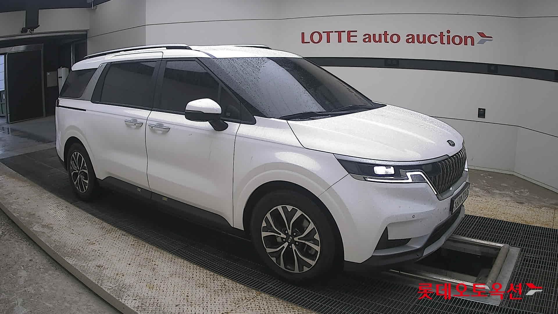 2021 - kia carnival