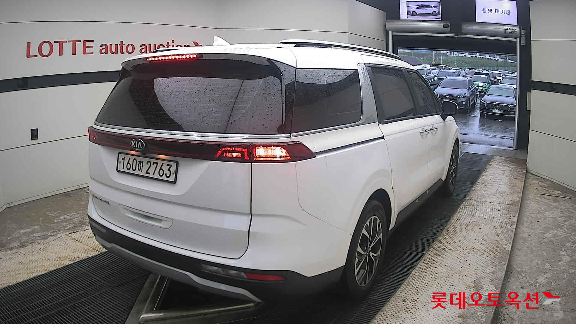 2021 - kia carnival