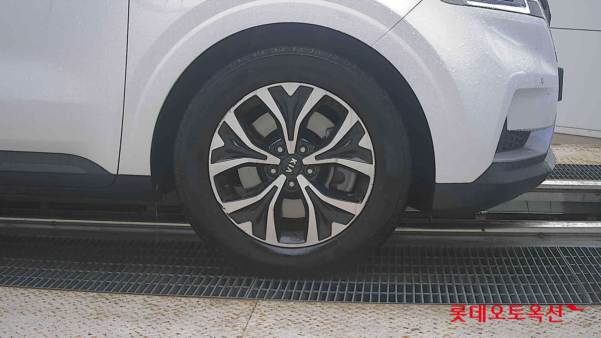2021 - kia carnival