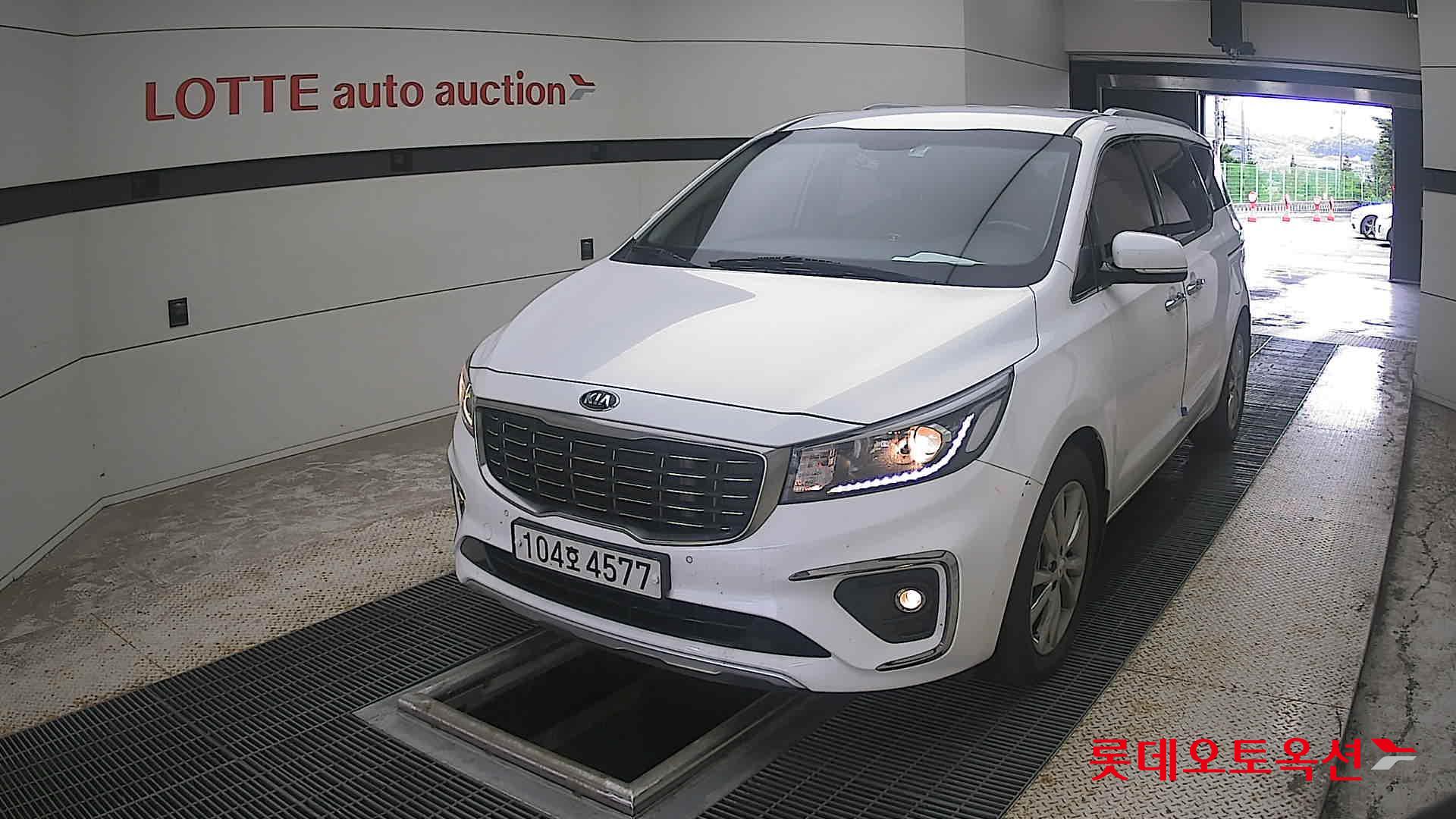 2020 - kia carnival