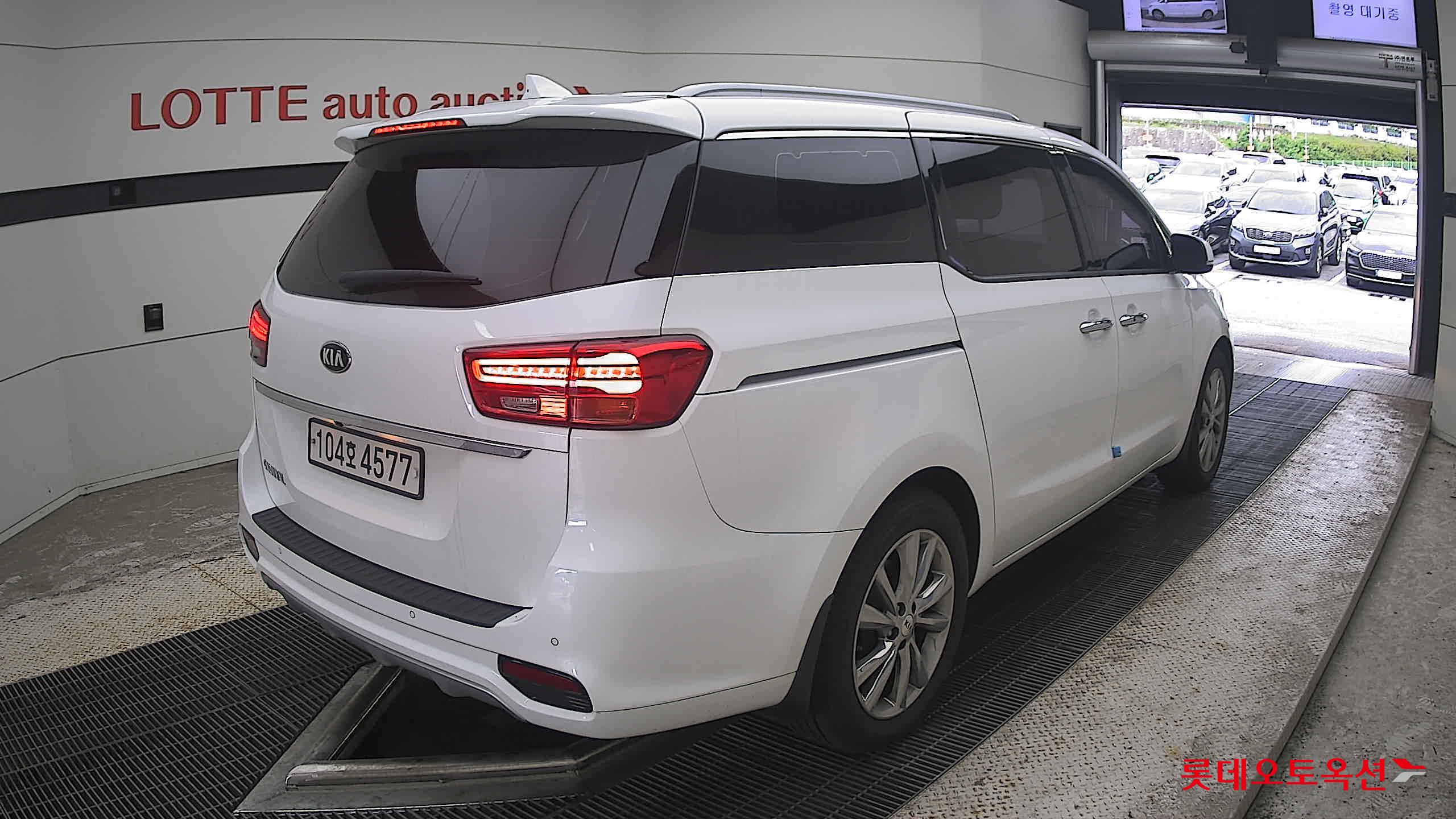 2020 - kia carnival