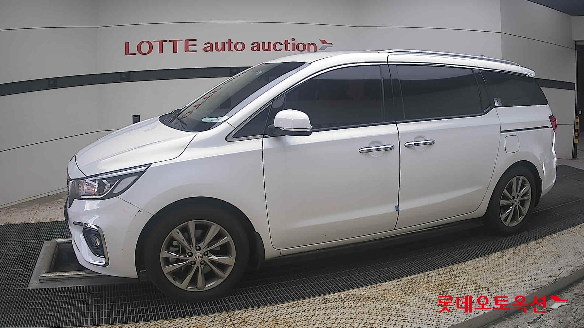 2020 - kia carnival