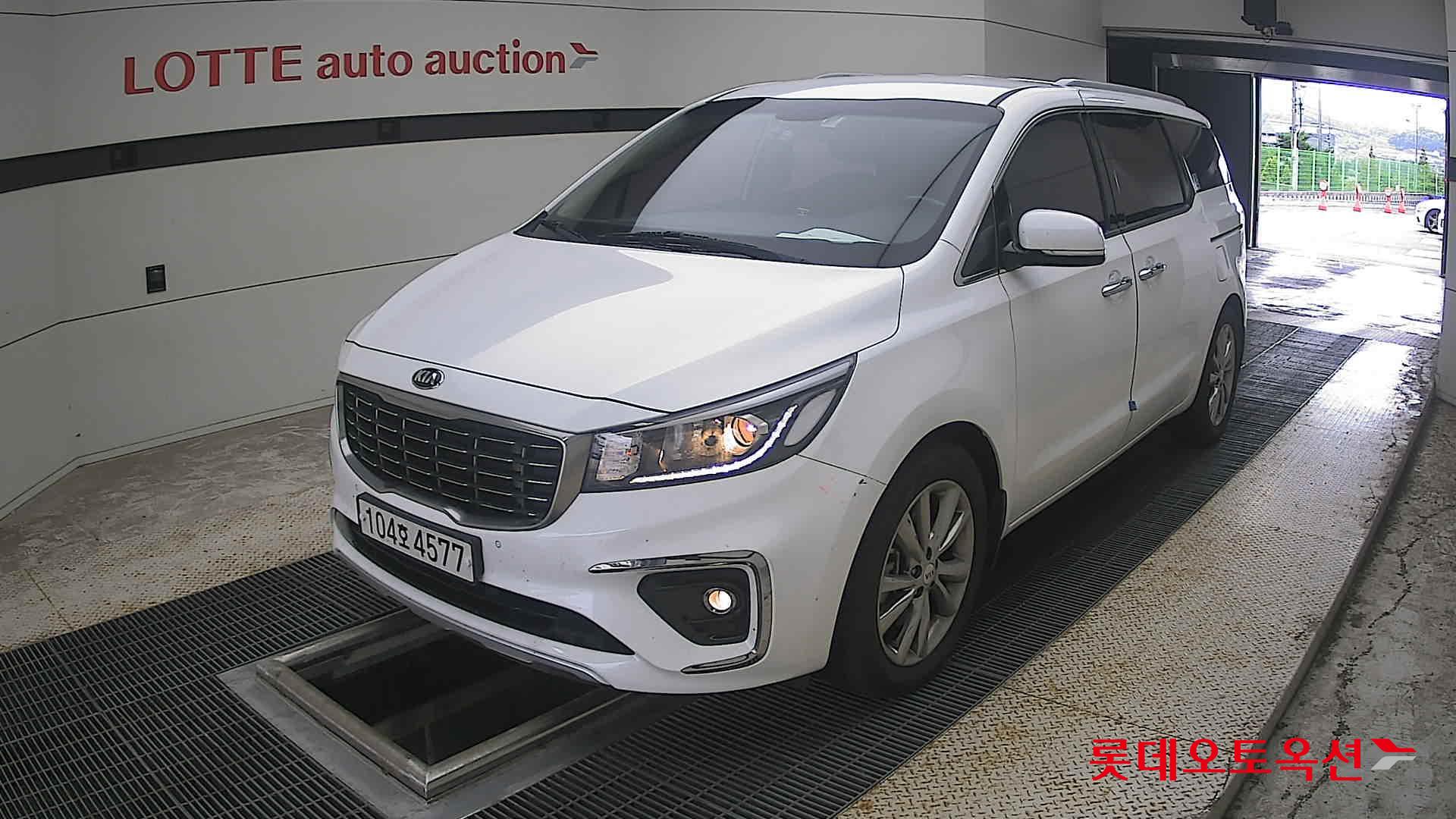 2020 - kia carnival