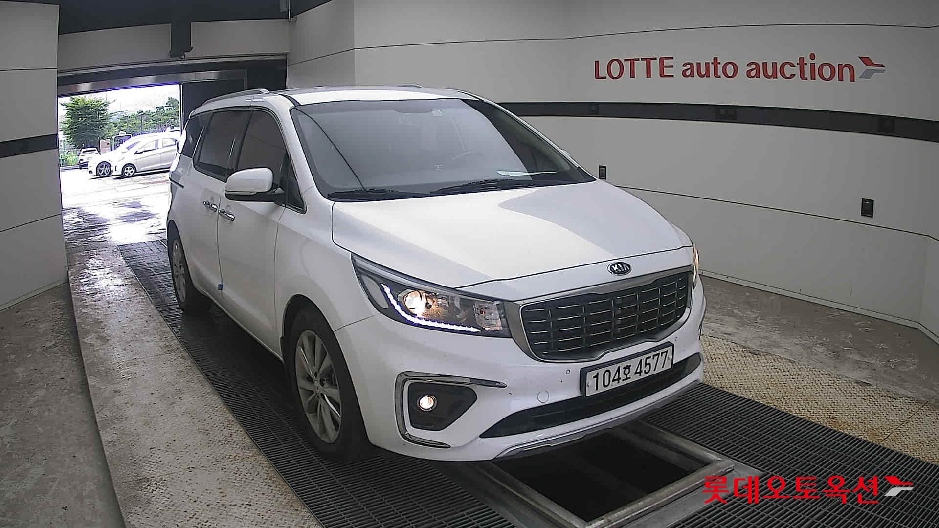 2020 - kia carnival