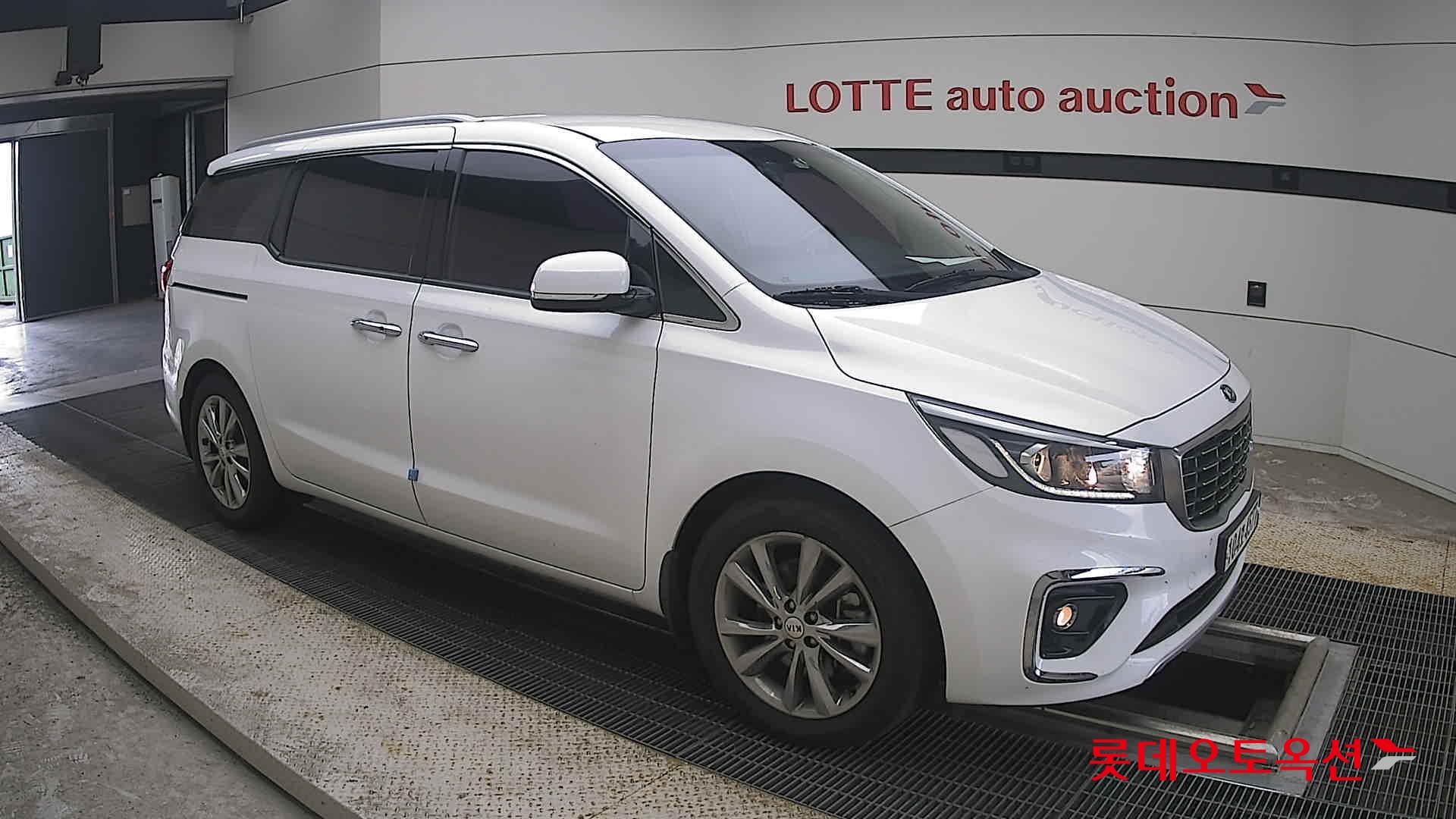 2020 - kia carnival
