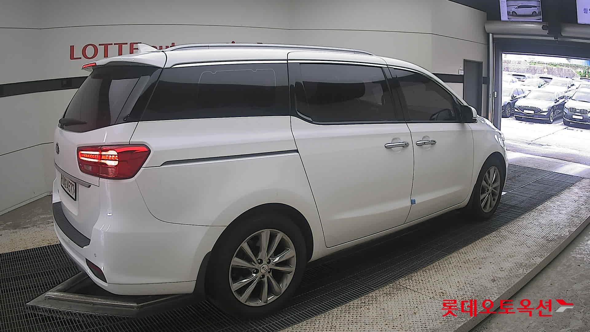 2020 - kia carnival