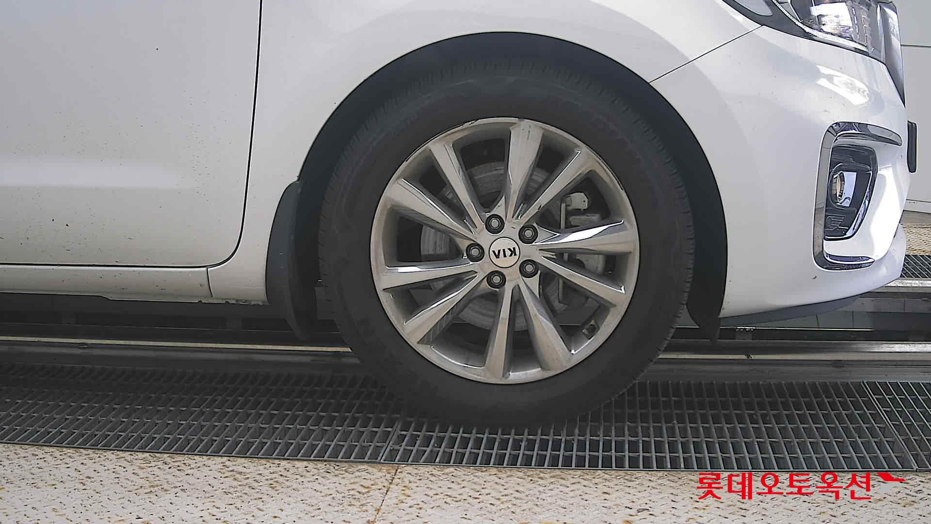 2020 - kia carnival