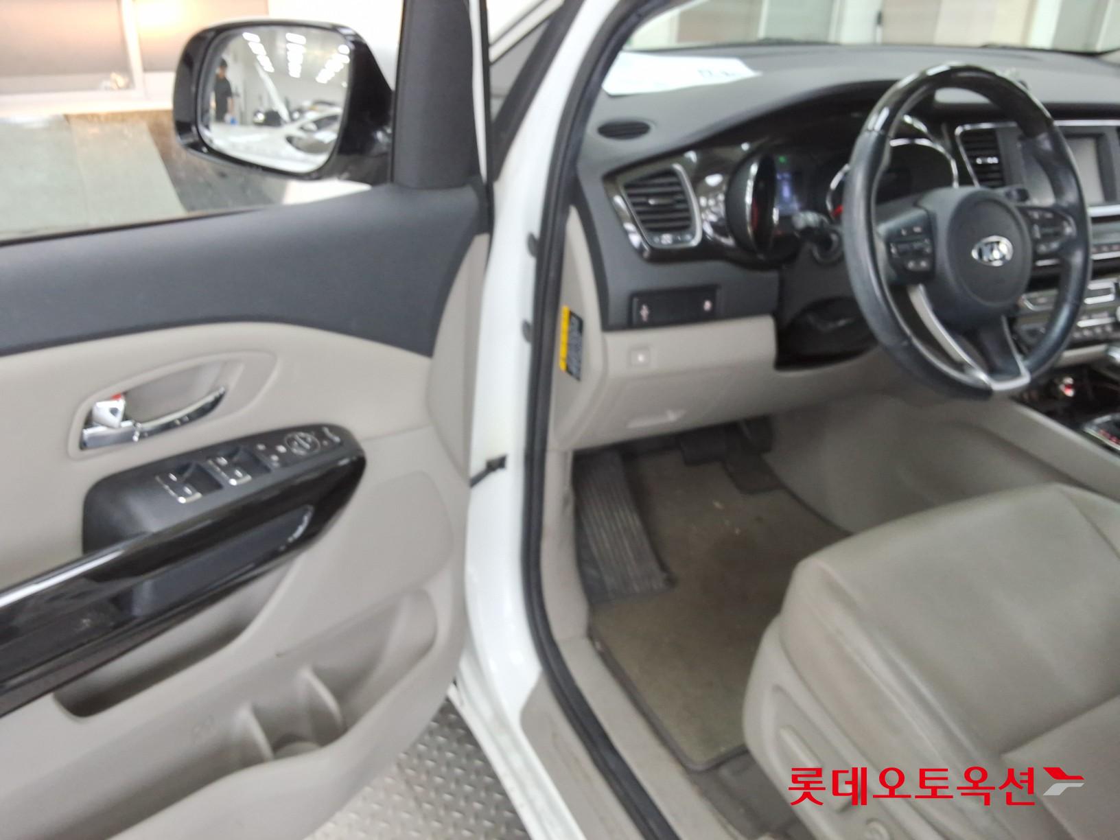 2020 - kia carnival