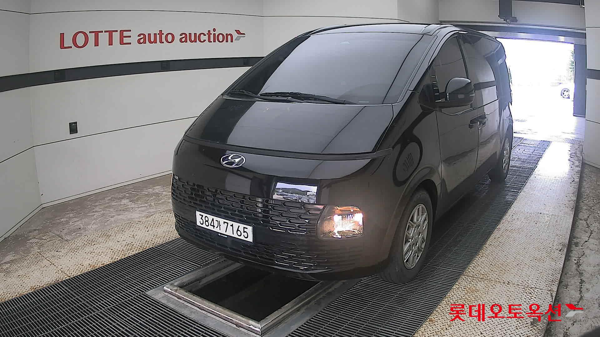 2022 - hyundai staria