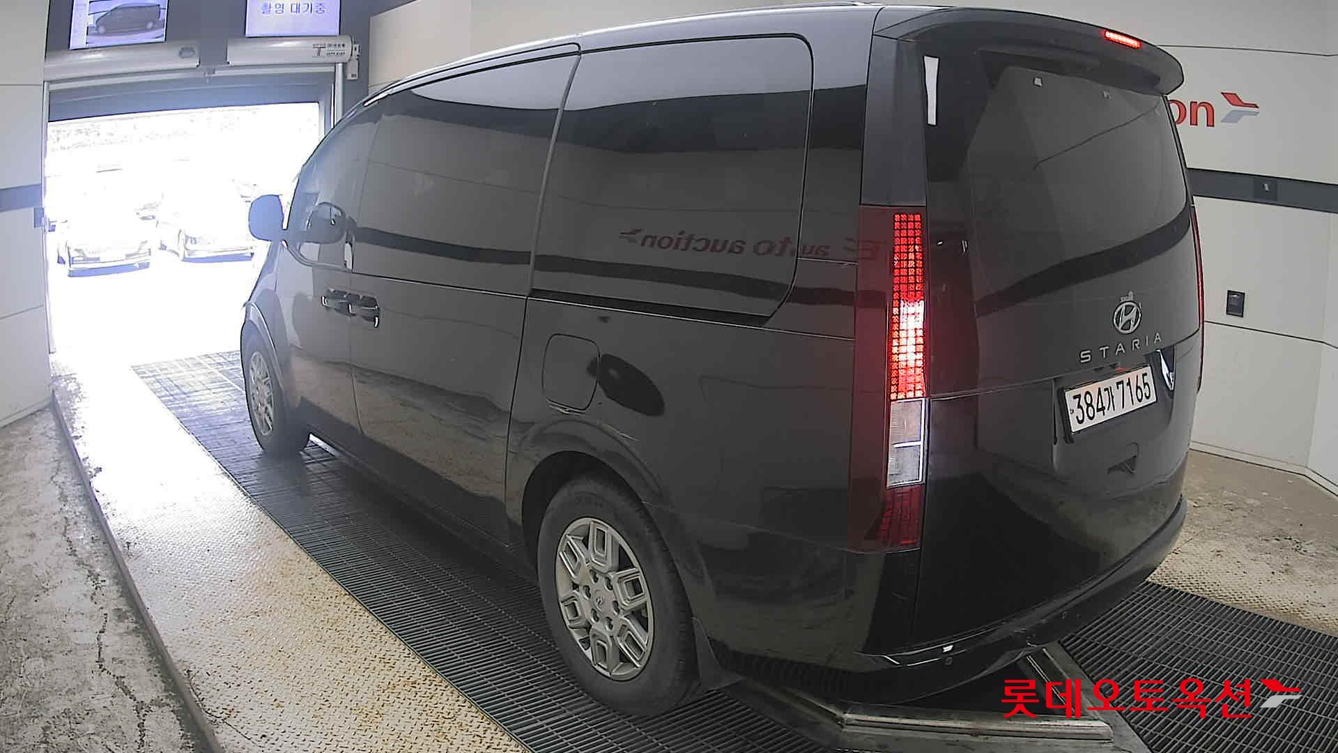 2022 - hyundai staria