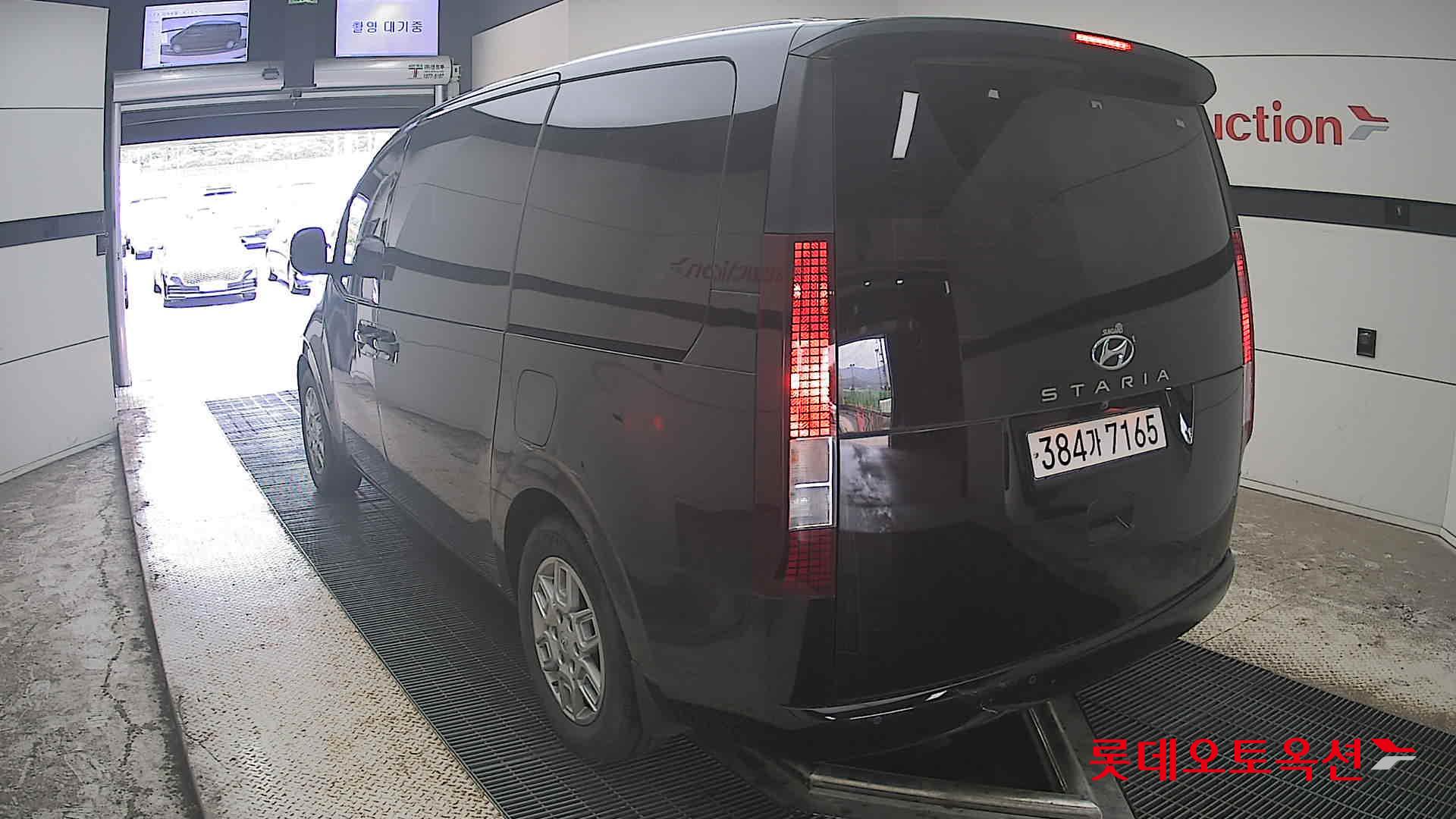 2022 - hyundai staria