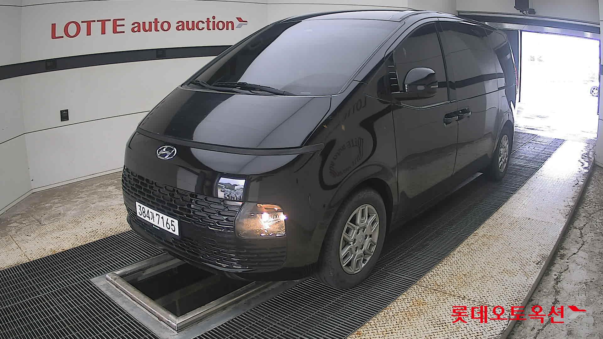 2022 - hyundai staria