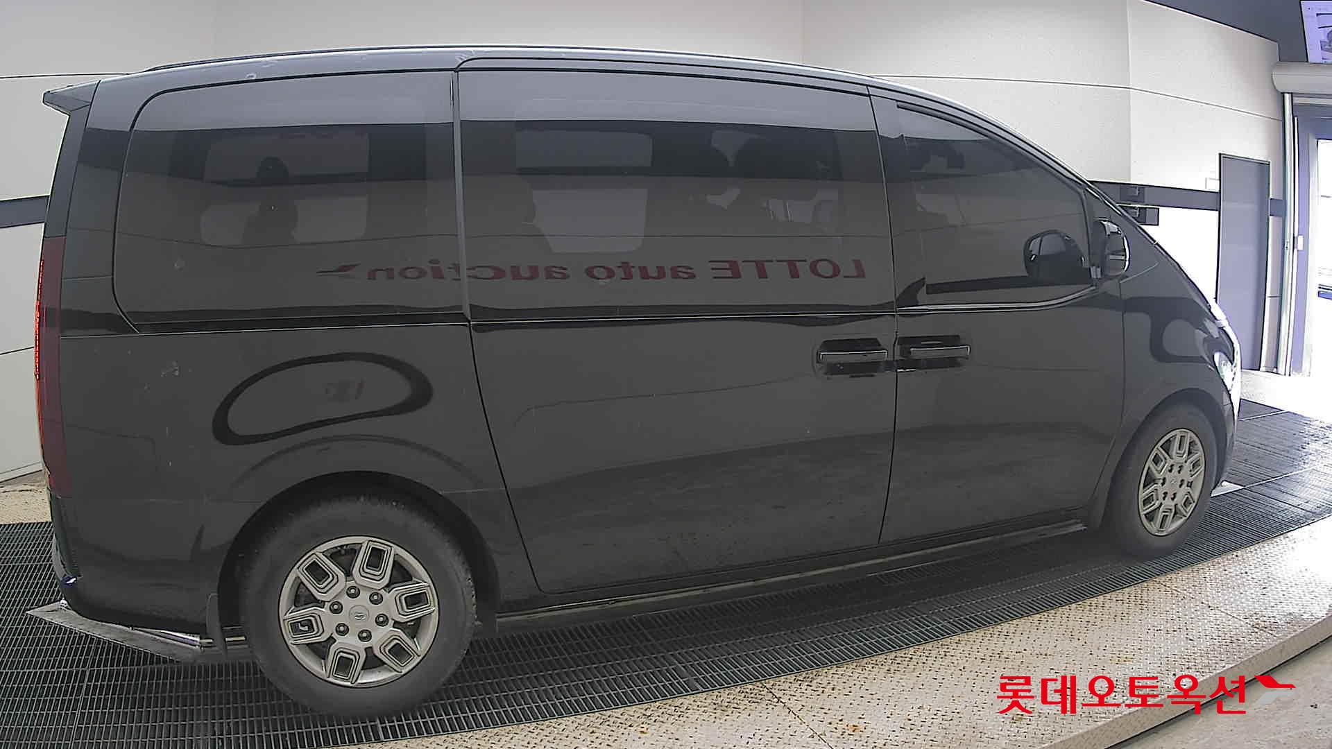 2022 - hyundai staria