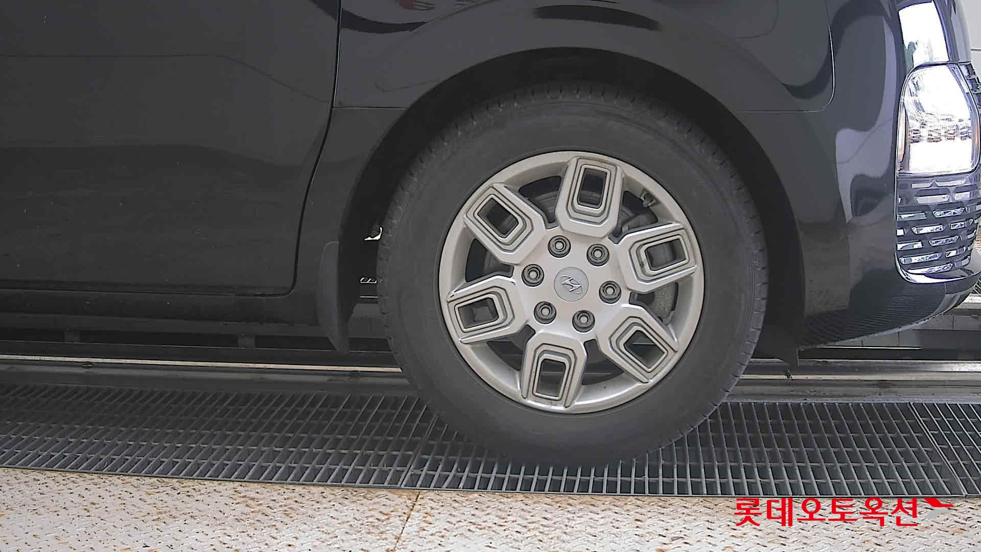 2022 - hyundai staria
