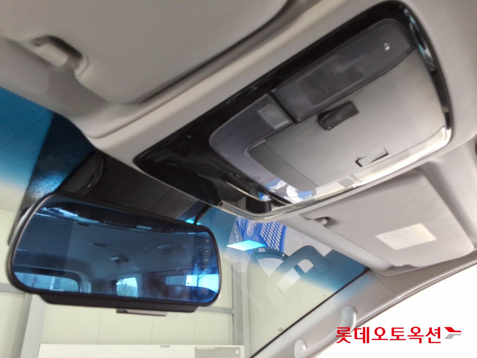 2022 - hyundai staria