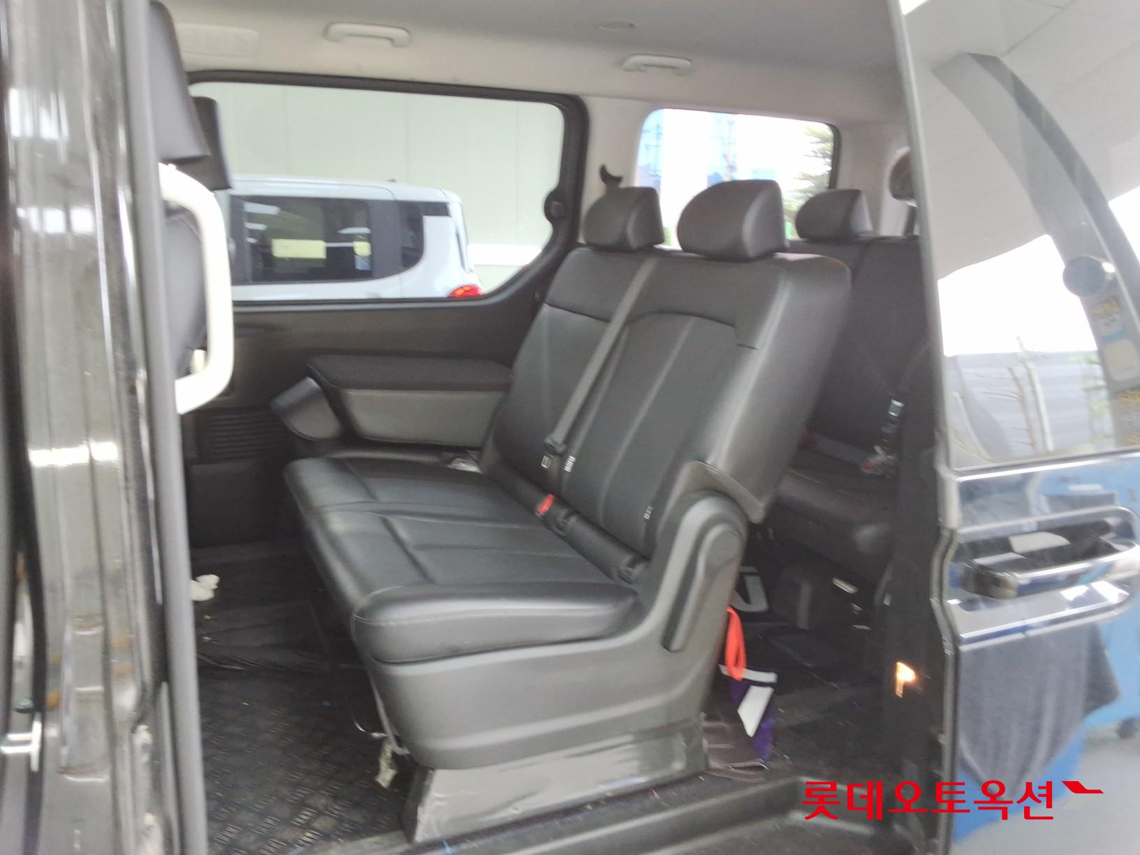2022 - hyundai staria