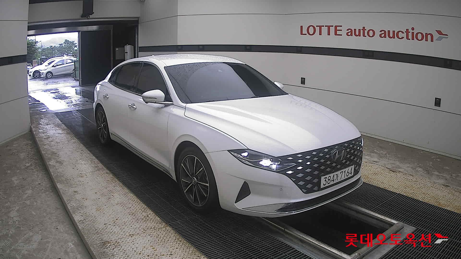 2022 - hyundai grandeur