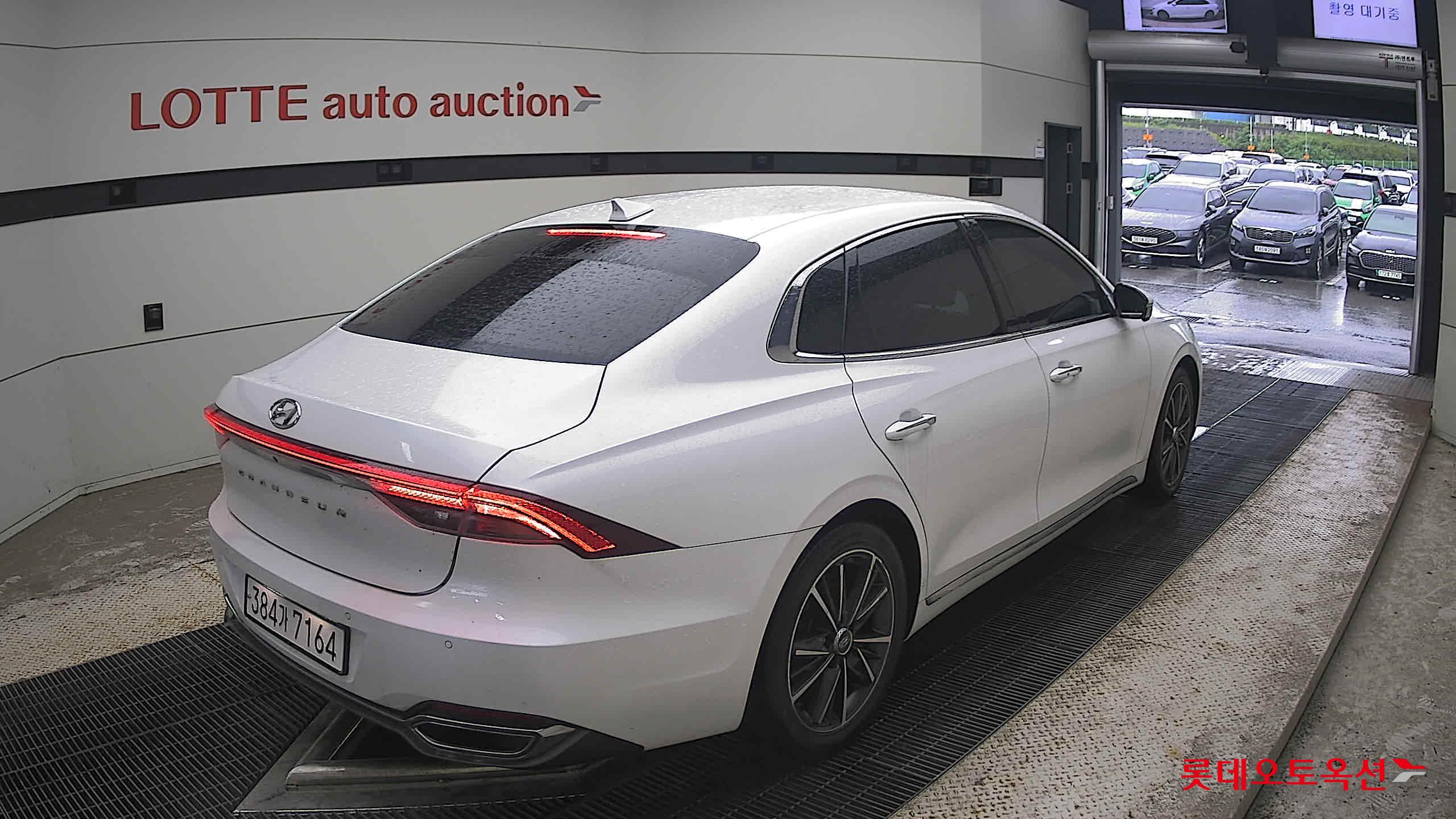 2022 - hyundai grandeur