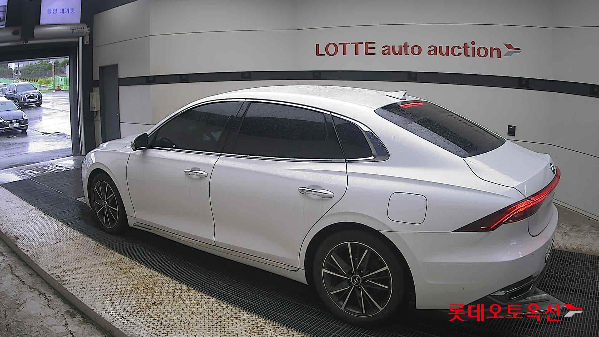 2022 - hyundai grandeur