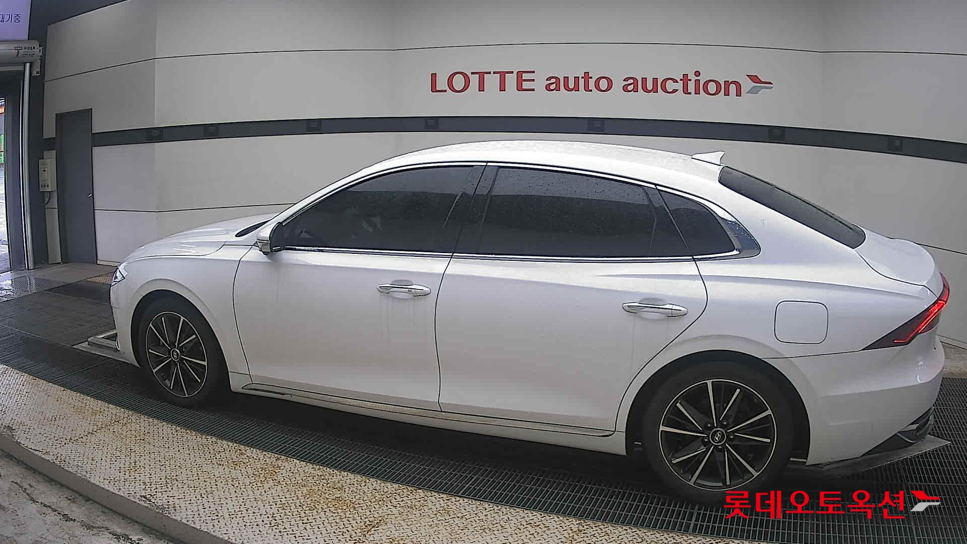 2022 - hyundai grandeur