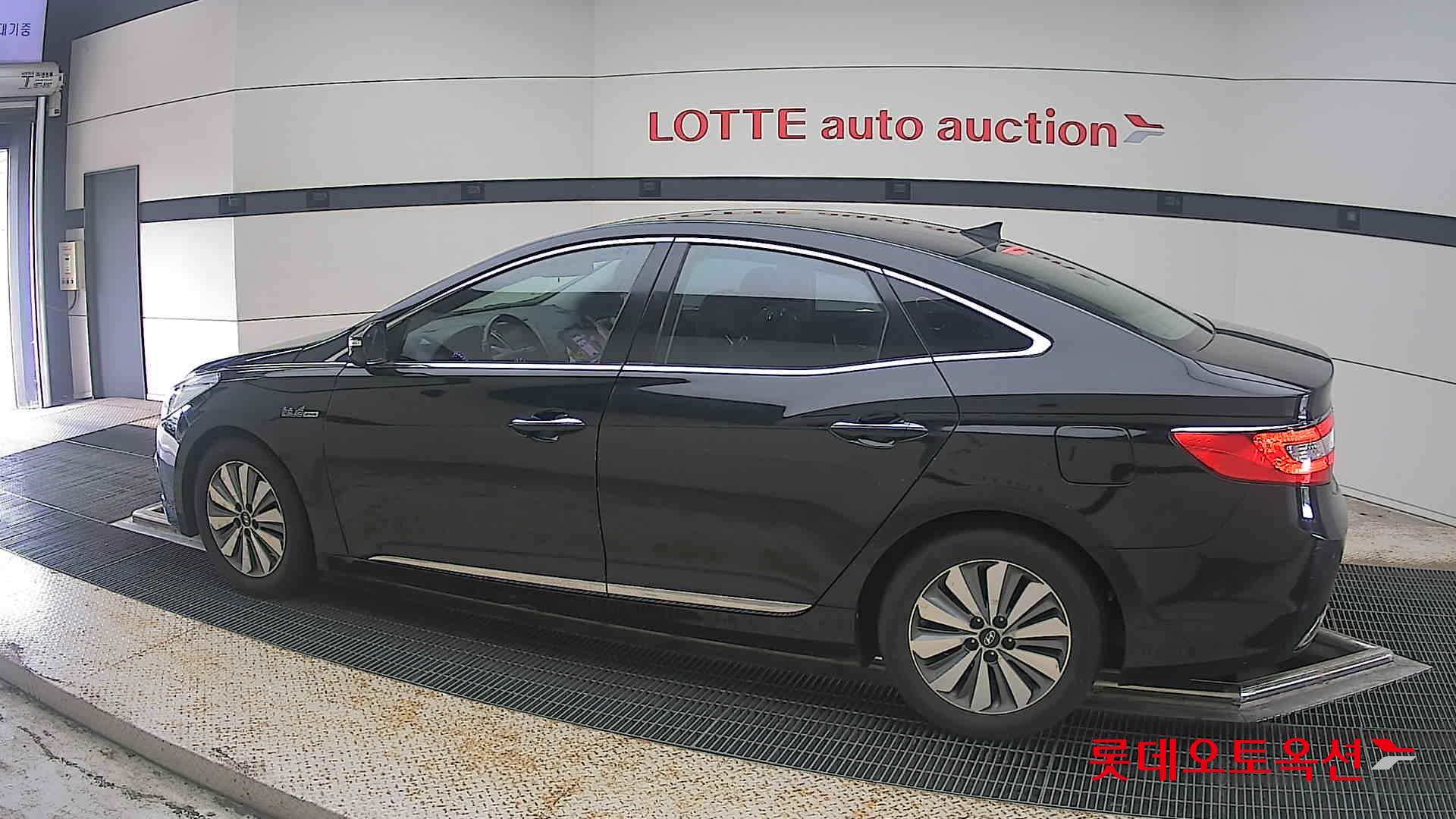 2015 - hyundai grandeur