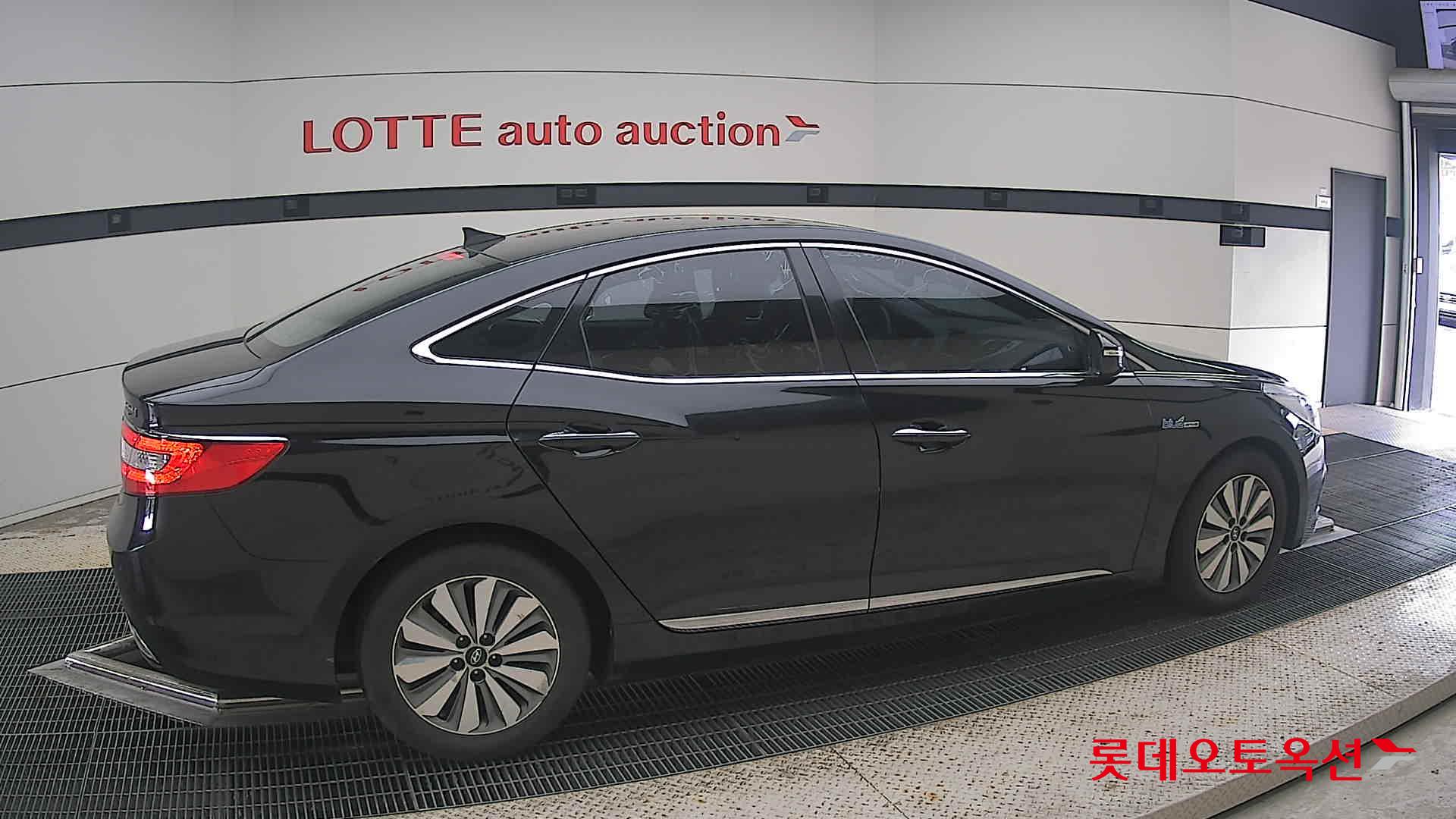 2015 - hyundai grandeur