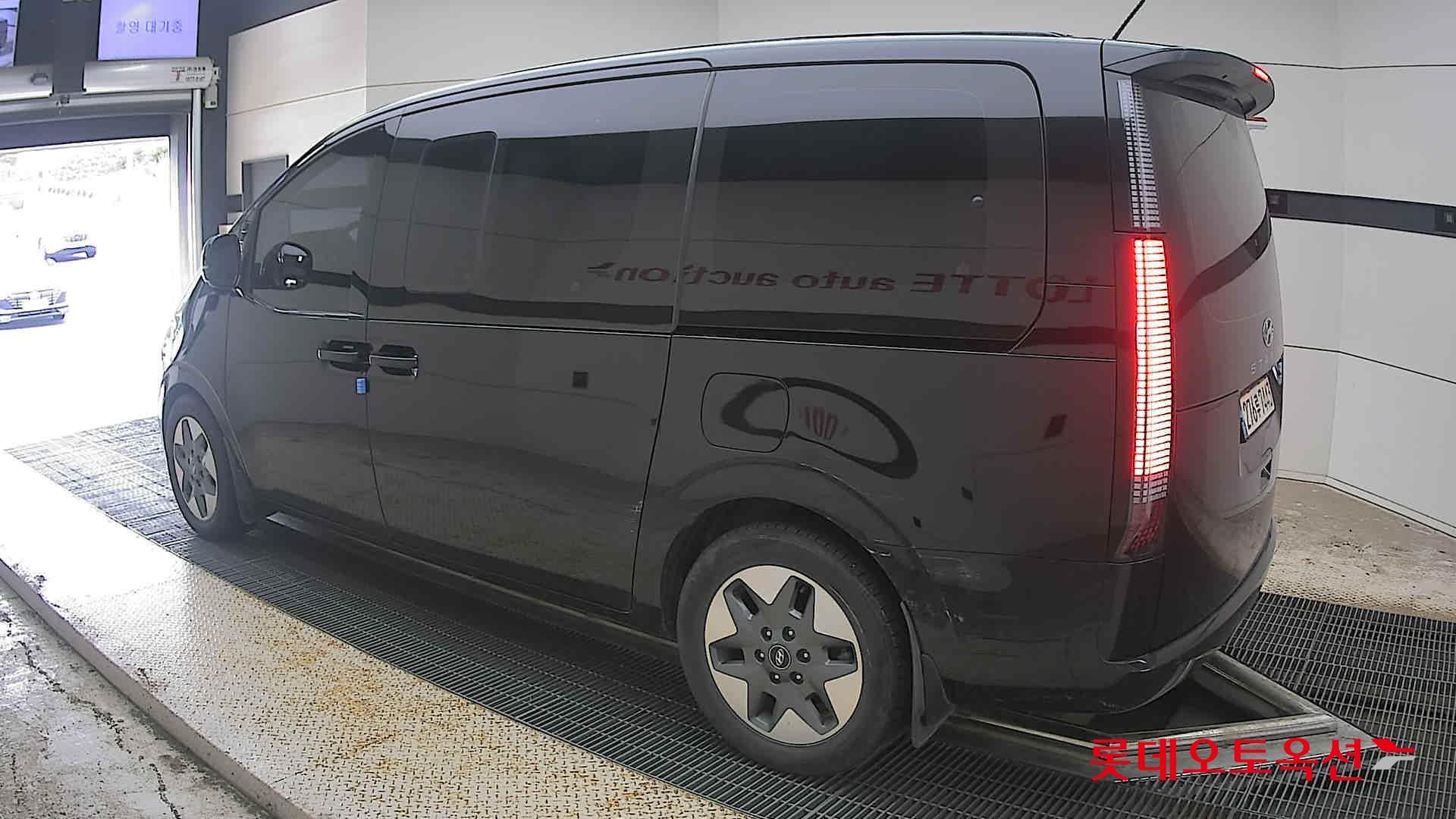 2022 - hyundai staria