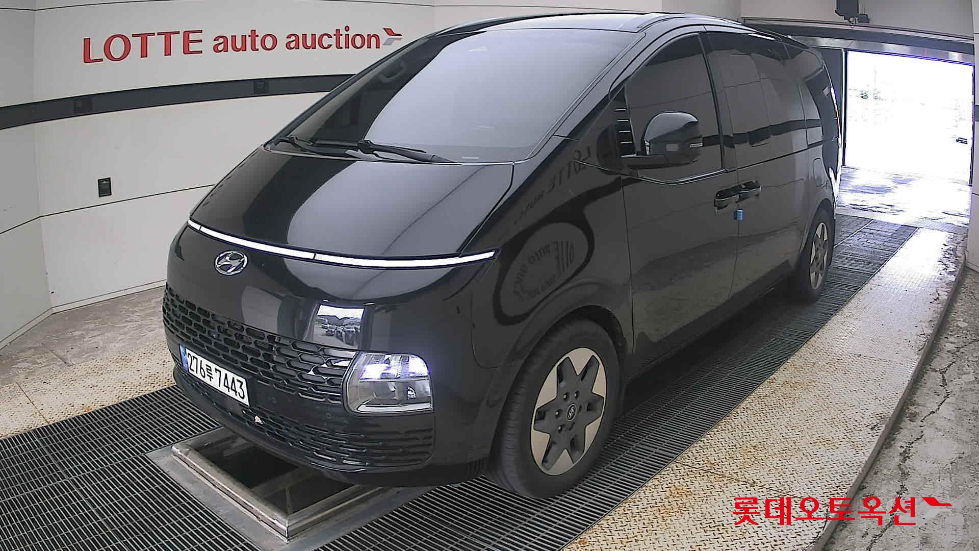 2022 - hyundai staria