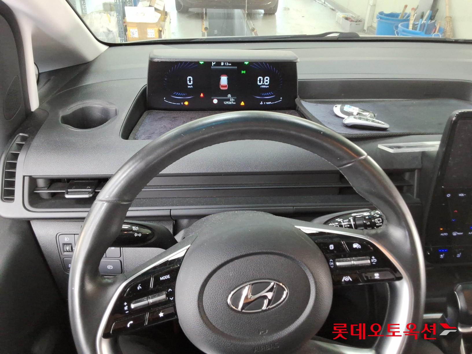 2022 - hyundai staria