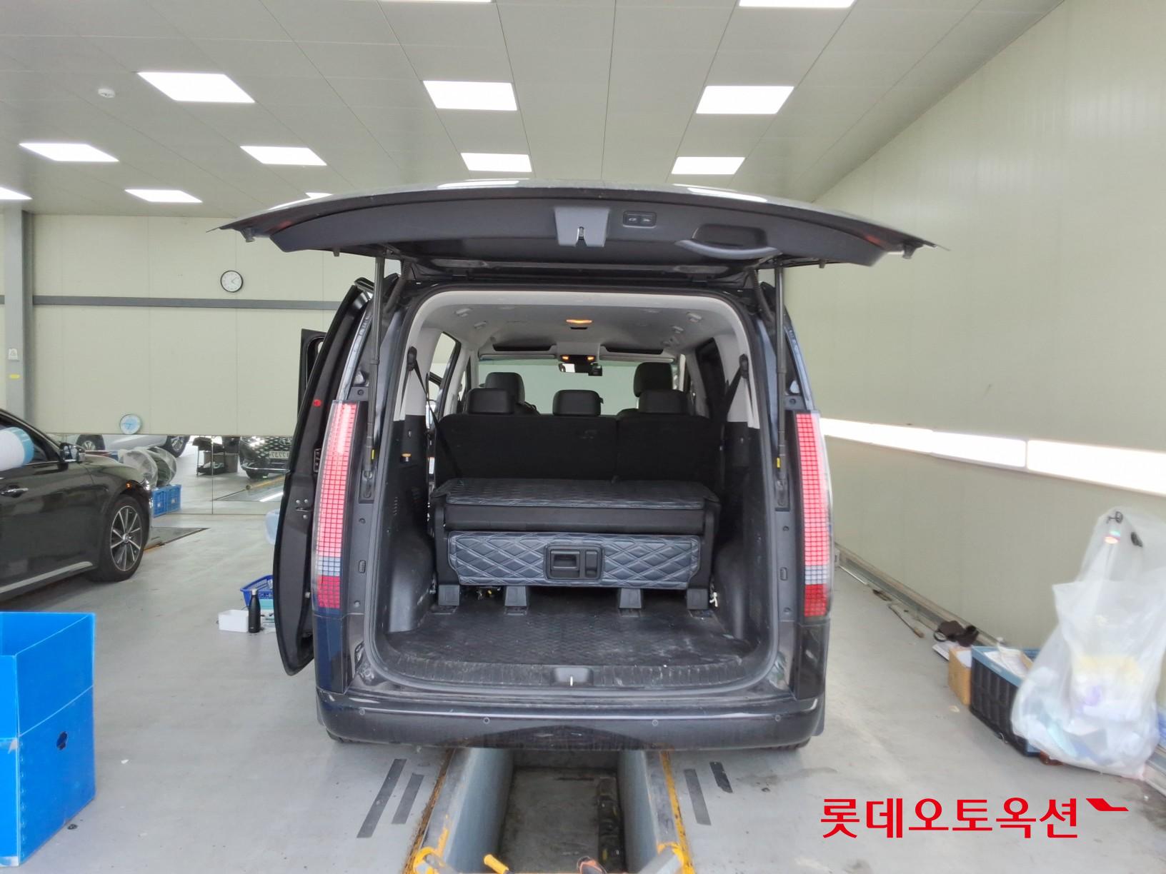 2022 - hyundai staria