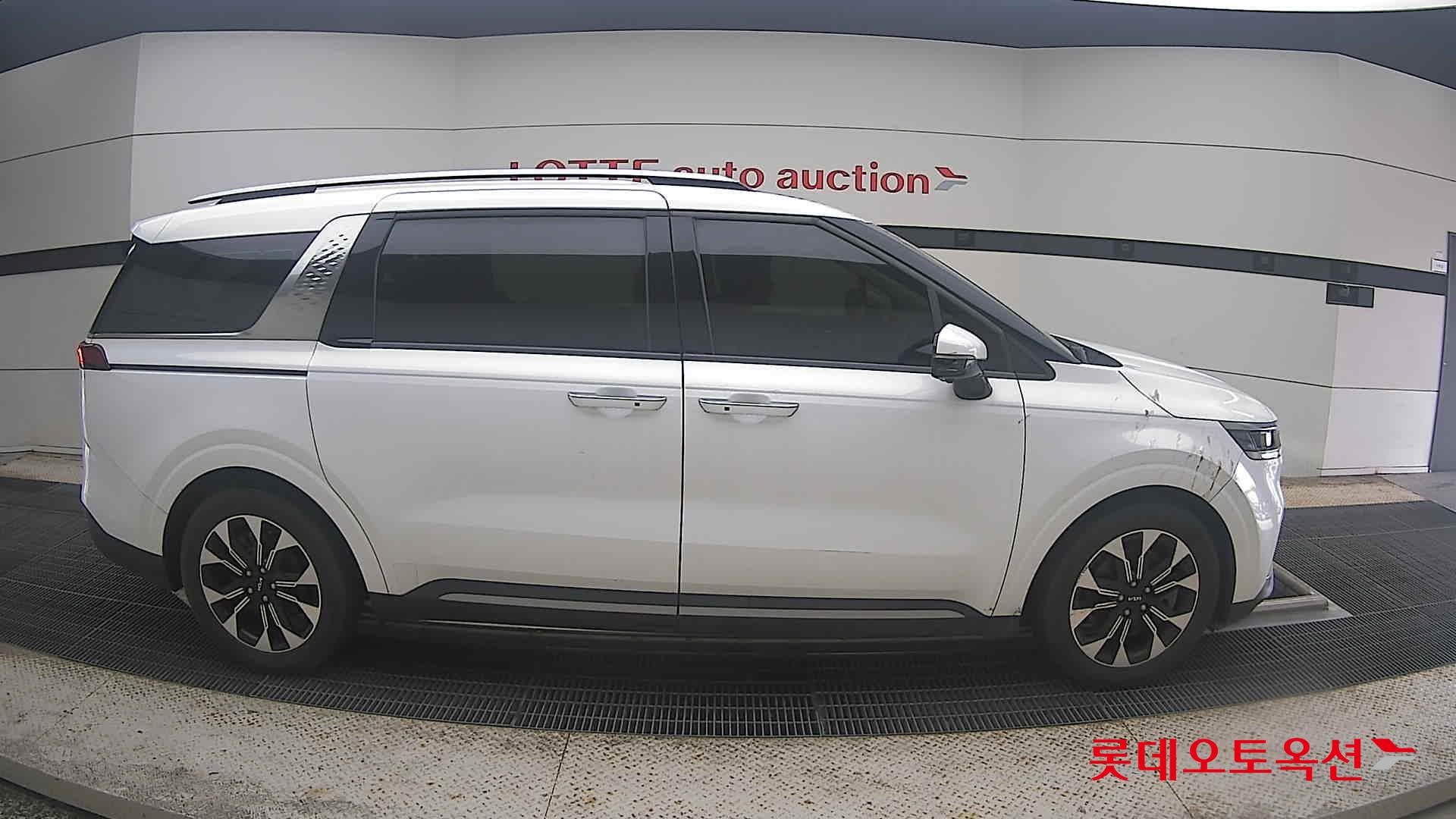 2022 - kia carnival