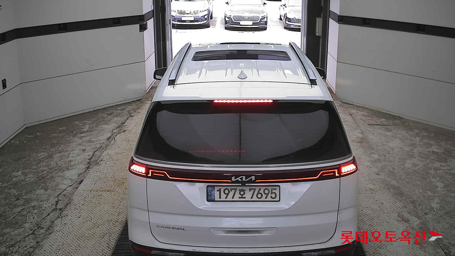 2022 - kia carnival