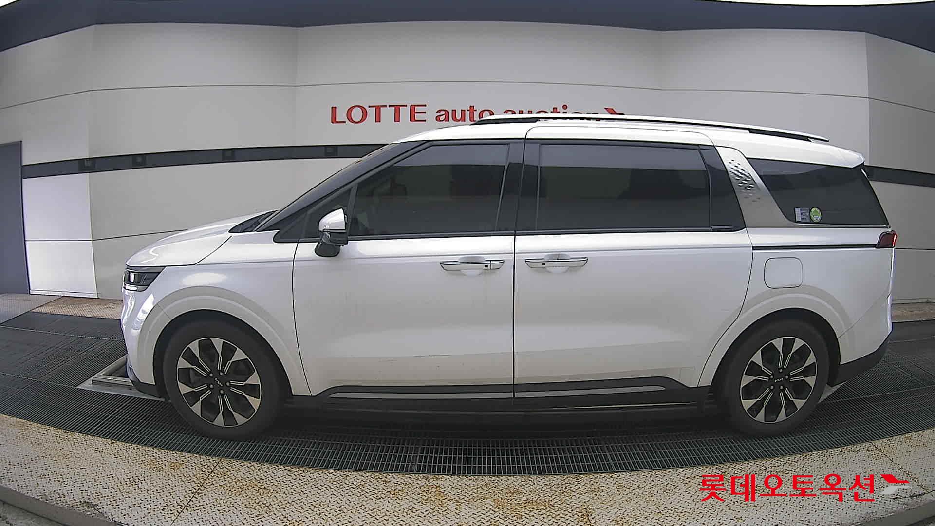 2022 - kia carnival