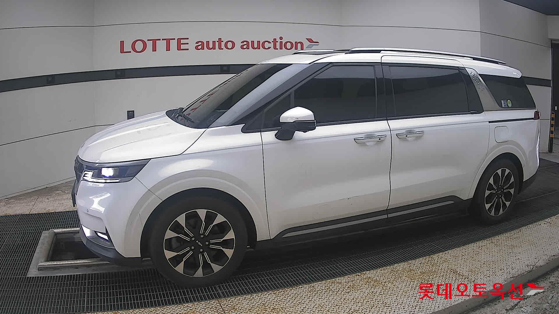 2022 - kia carnival
