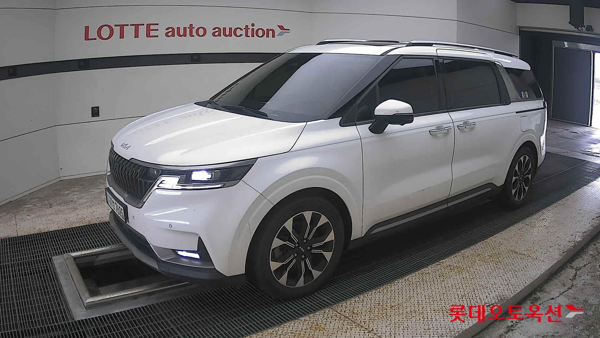 2022 - kia carnival