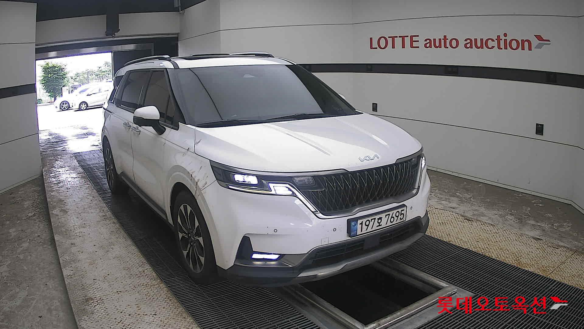 2022 - kia carnival
