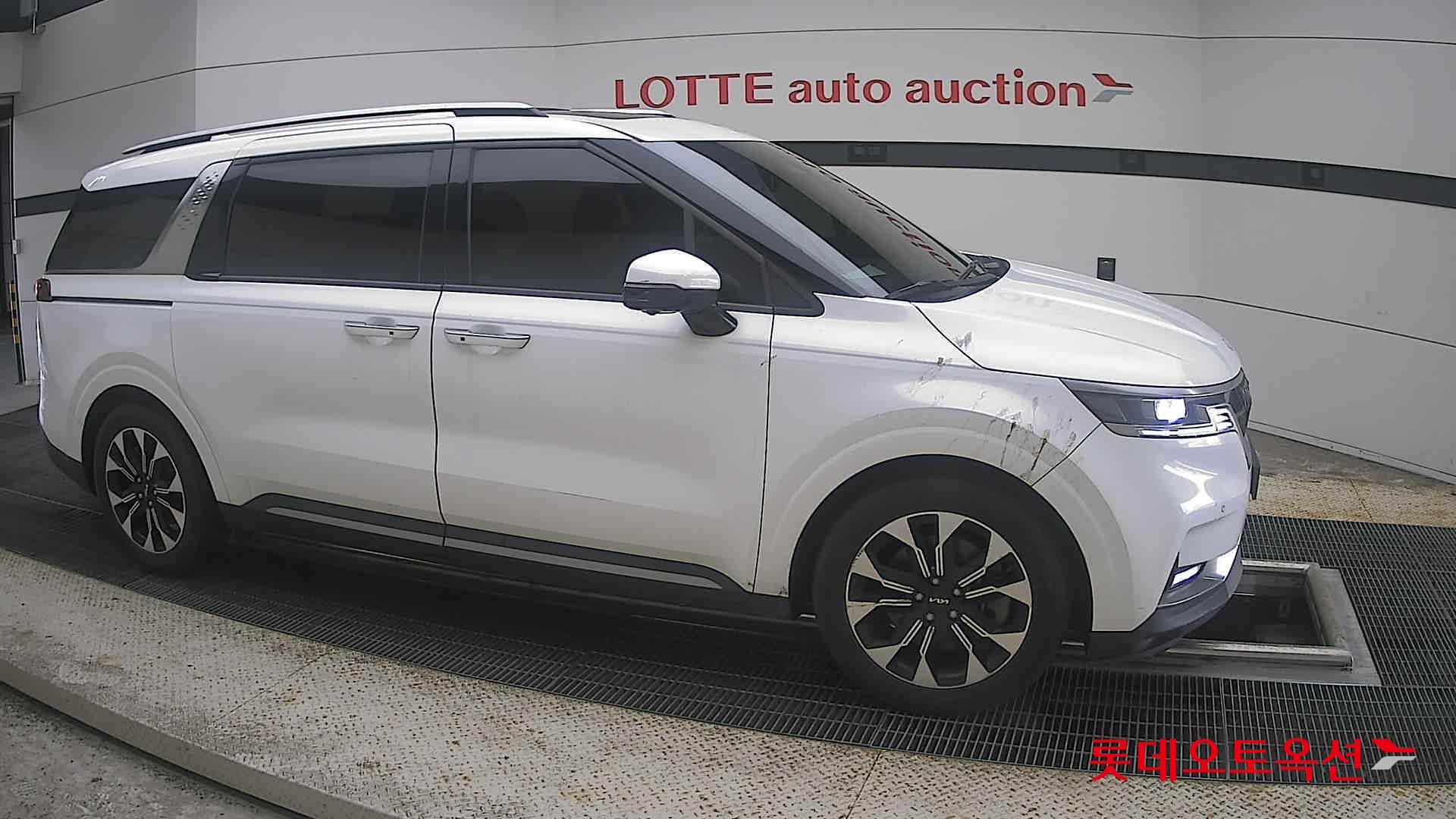 2022 - kia carnival