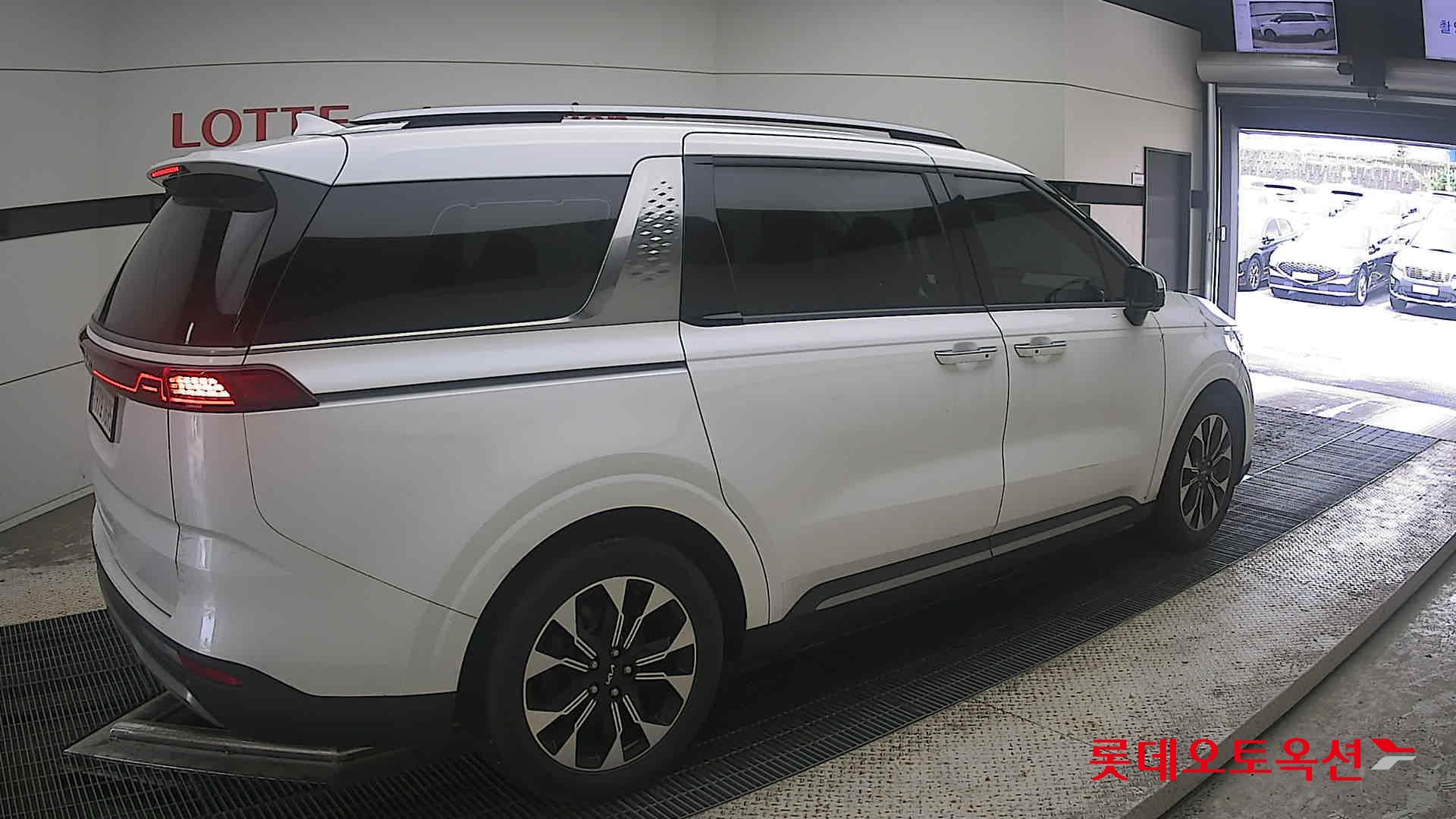 2022 - kia carnival