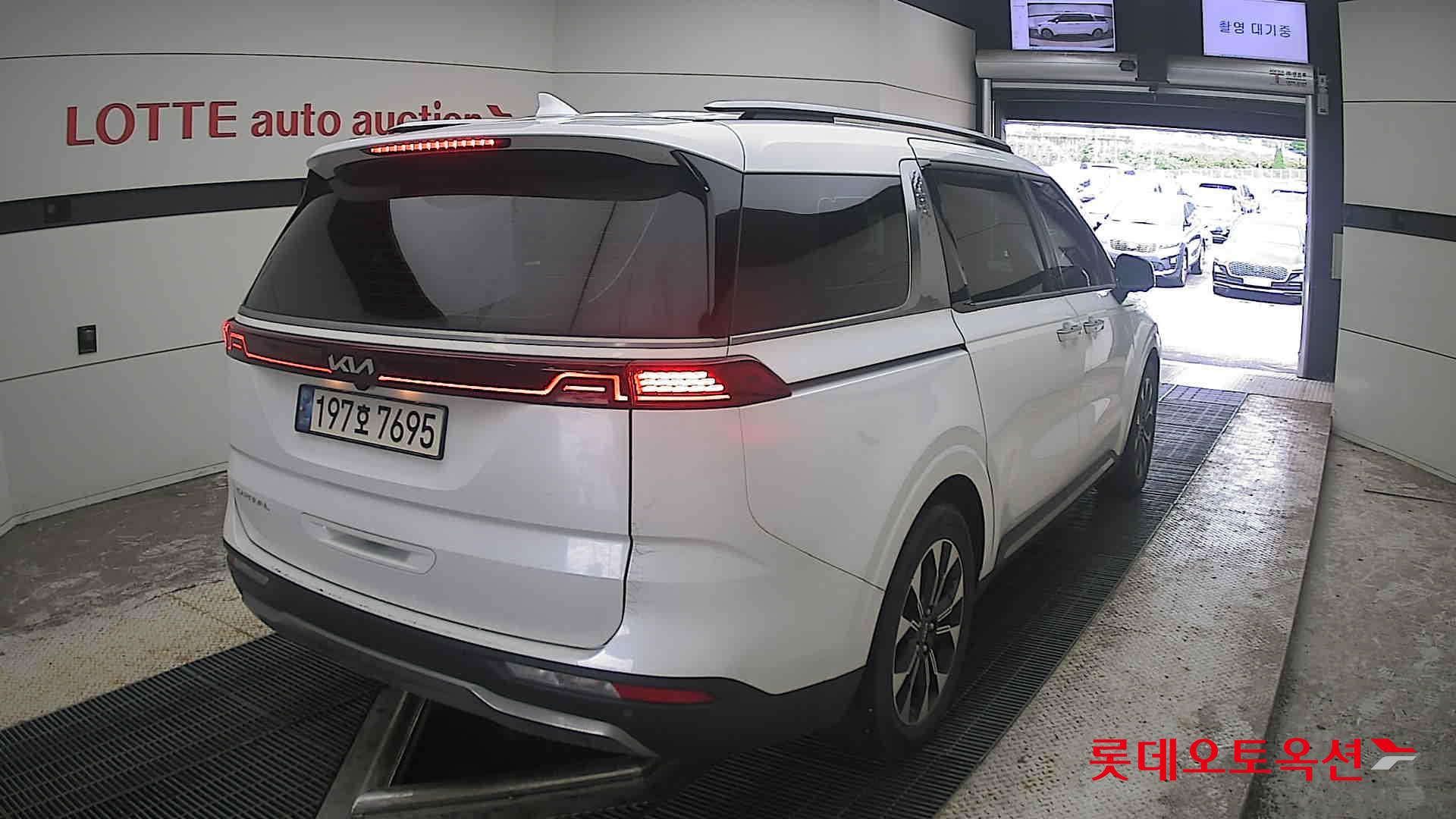 2022 - kia carnival