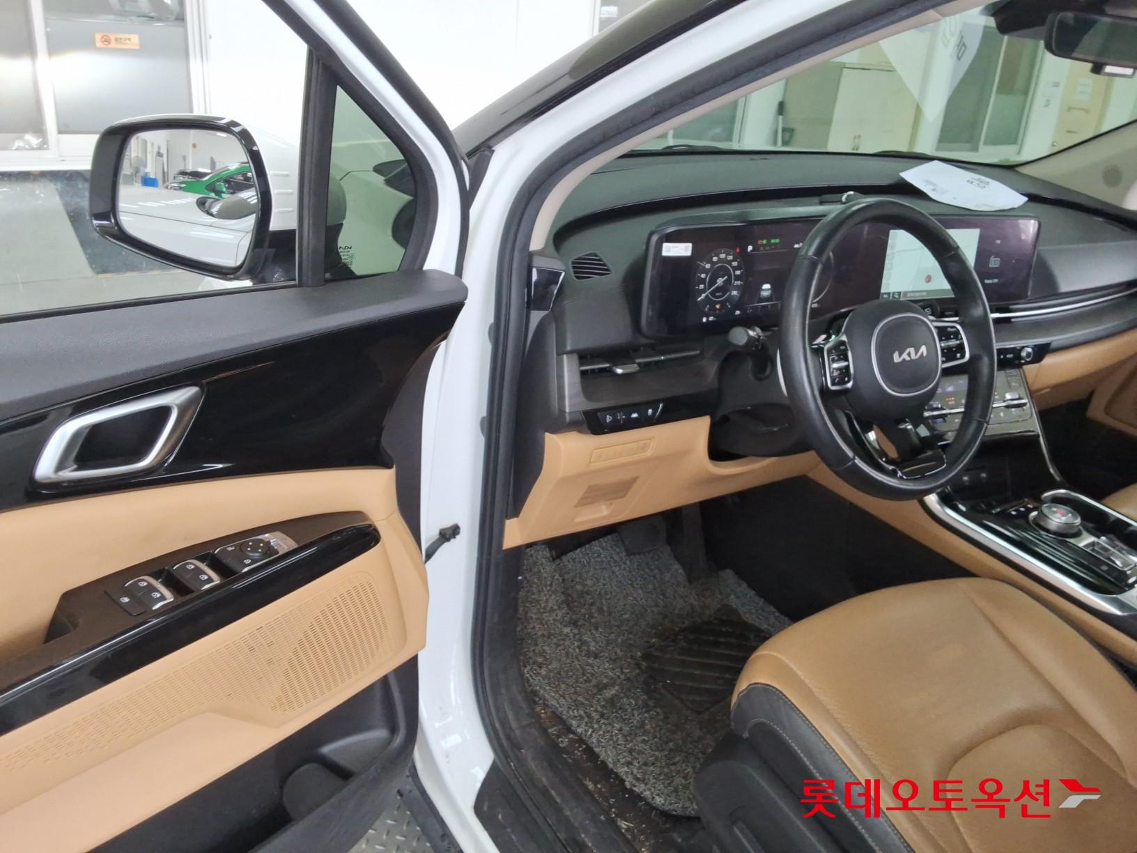 2022 - kia carnival