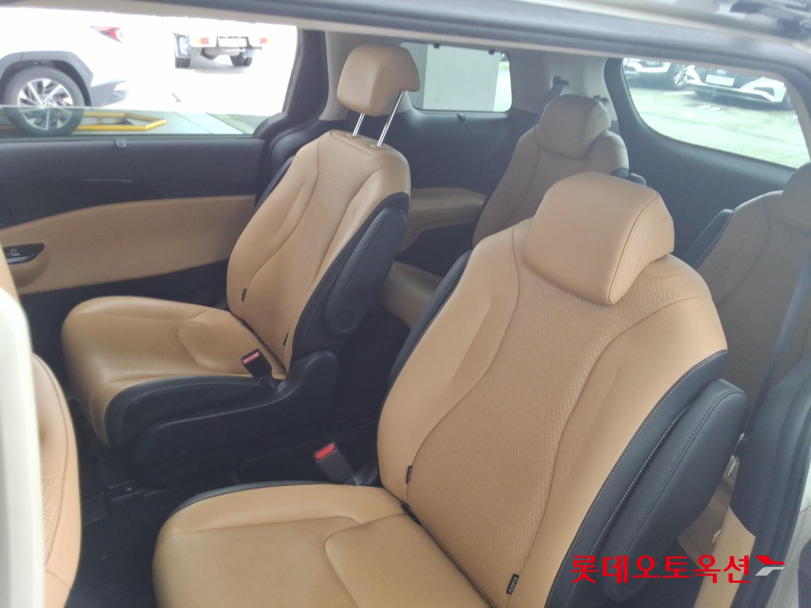 2022 - kia carnival