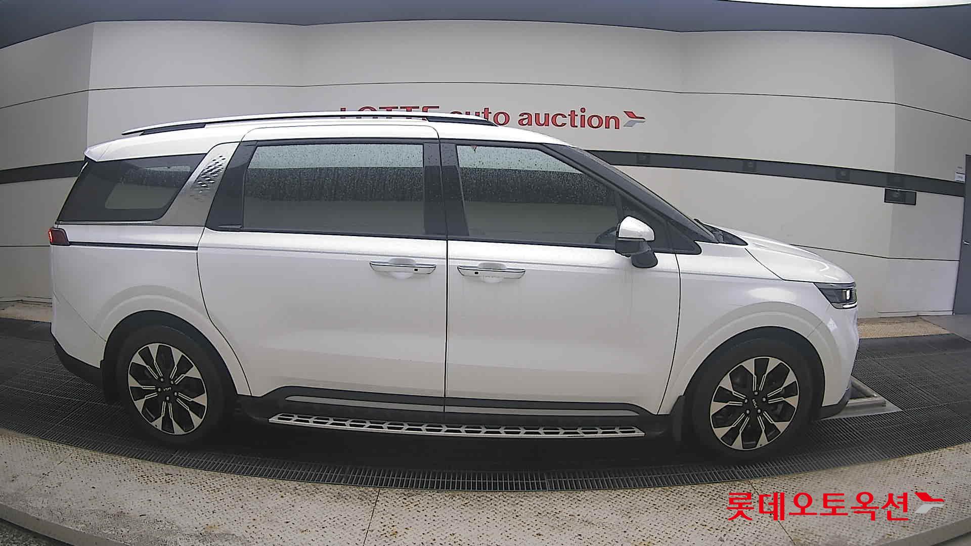 2023 - kia carnival