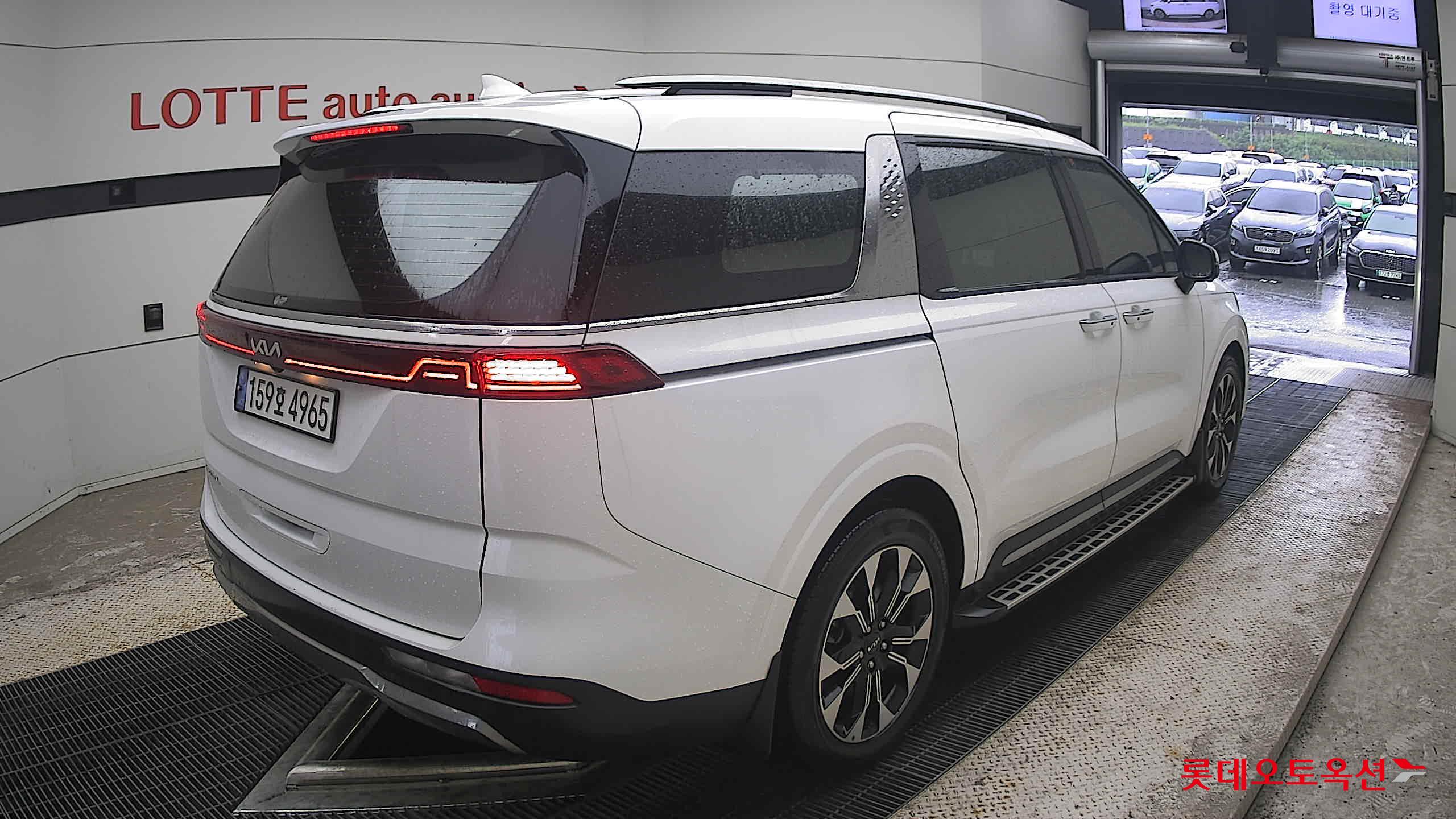 2023 - kia carnival