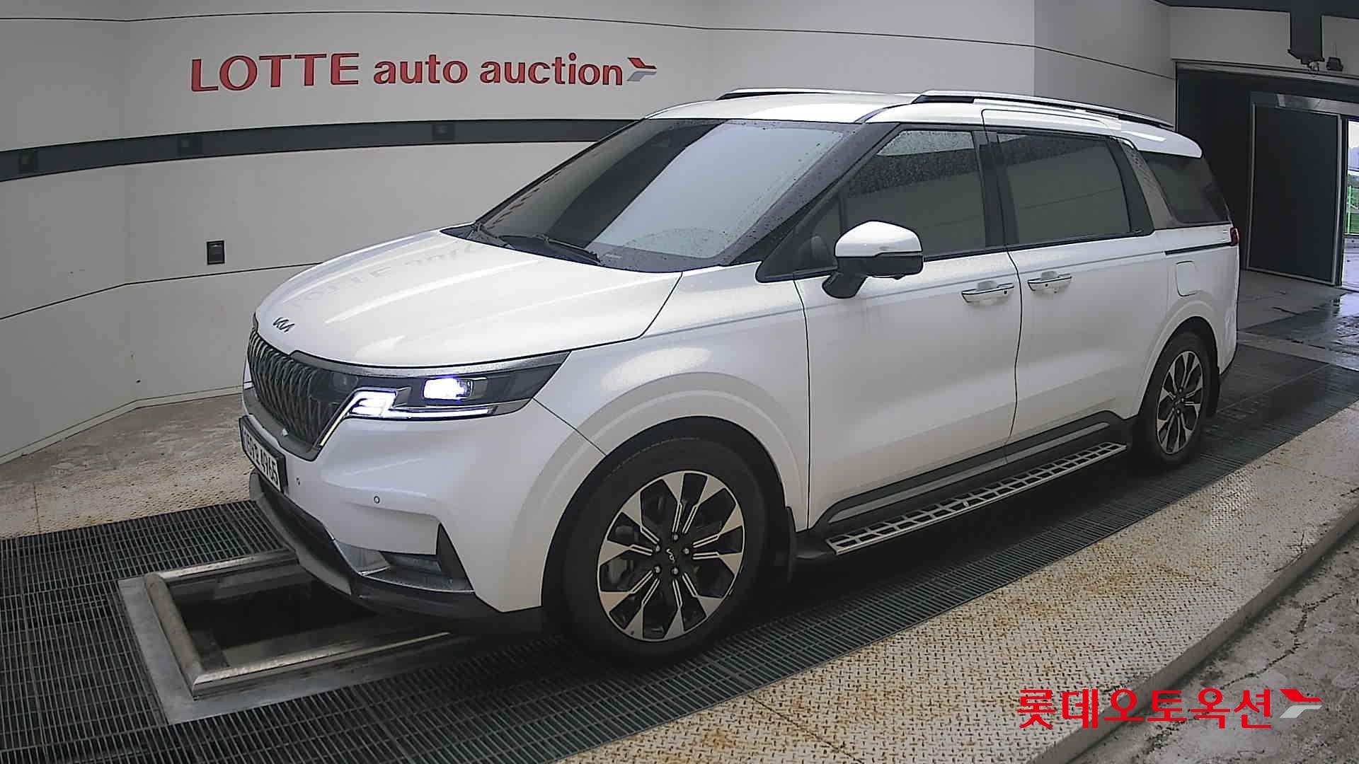 2023 - kia carnival