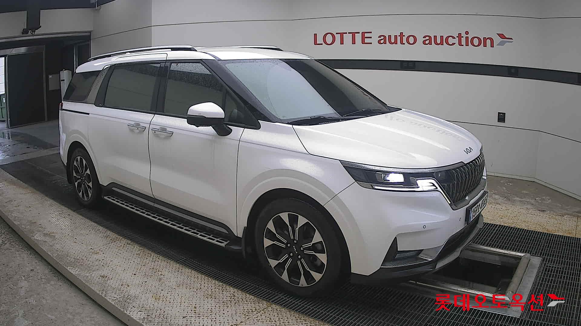 2023 - kia carnival