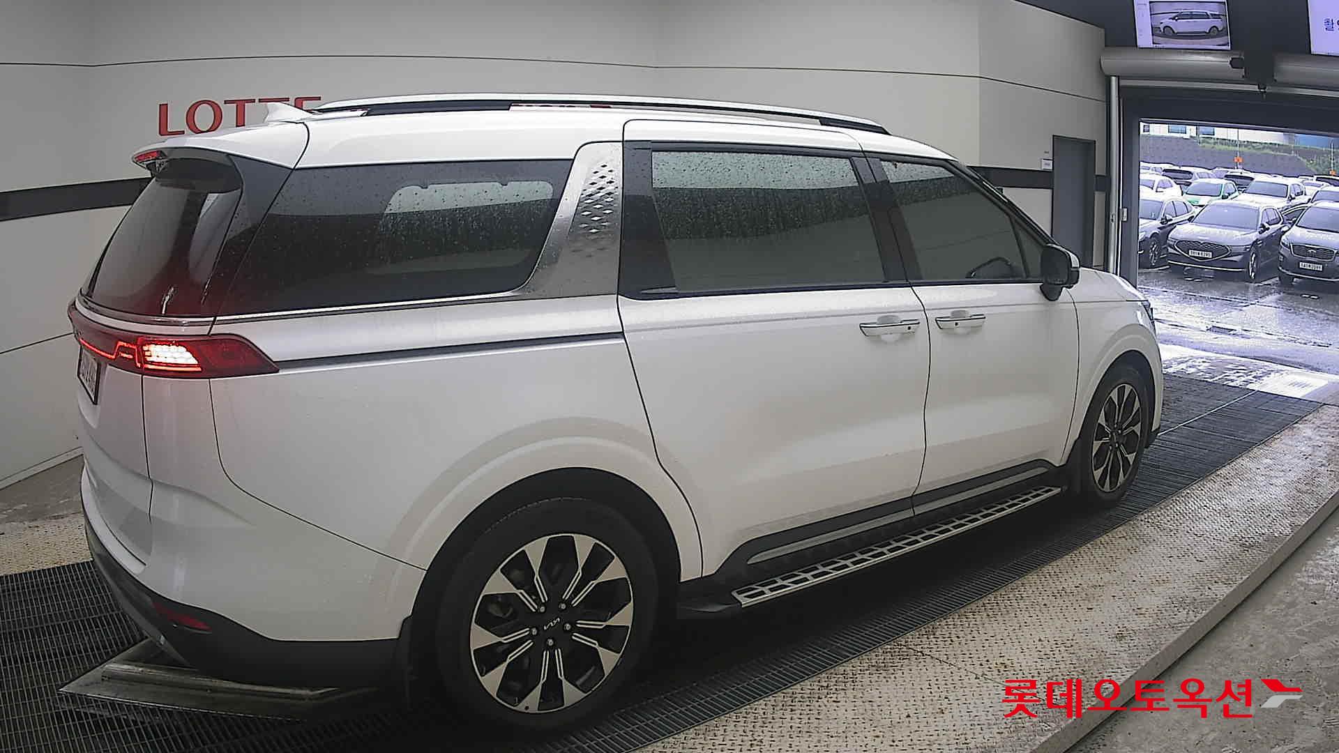 2023 - kia carnival